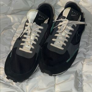 Nike Men's Black and Gray Sneakers
